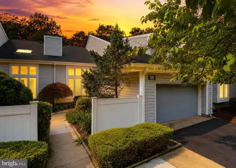 103 Sunshine Lakes Dr, Voorhees, NJ 08043