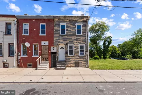 974 S 8th St, Camden, NJ 08103