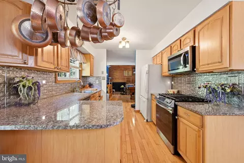 Kitchen - 8 Naylor Ave, Clementon, NJ 08021 photo 4 of 4
