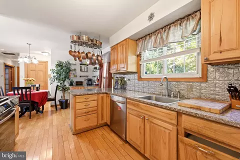 Kitchen - 8 Naylor Ave, Clementon, NJ 08021 photo 3 of 4
