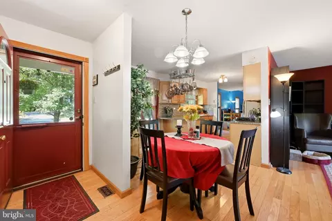Entry Way - 8 Naylor Ave, Clementon, NJ 08021 photo 1 of 2