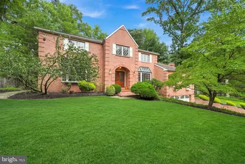 122 Saint Vincent Ct, Cherry Hill, NJ 08003
