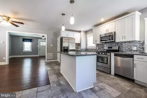 27 Apple Ave, Bellmawr, NJ 08031