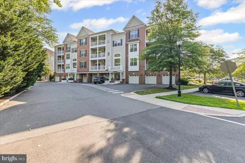 226 Breeders Cup Dr, Cherry Hill, NJ 08002