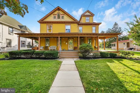22 7th Ave, Haddon Heights, NJ 08035