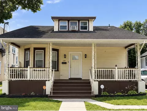 110 E Bettlewood Ave, Oaklyn, NJ 08107