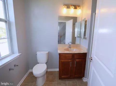 Entry Way - 10 Rowand Way E, Clementon, NJ 08021 photo 4 of 7