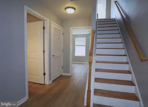 Entry Way - 10 Rowand Way E, Clementon, NJ 08021 photo 2 of 7
