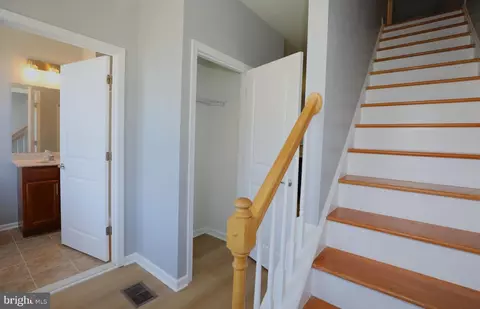 Entry Way - 10 Rowand Way E, Clementon, NJ 08021 photo 5 of 7