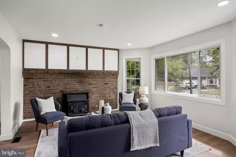 Living - 620 Central Ave, Laurel Springs, NJ 08021 photo 1 of 3