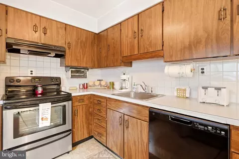 Kitchen - 7 Georgetown Rd, Lindenwold, NJ 08021 photo 3 of 3
