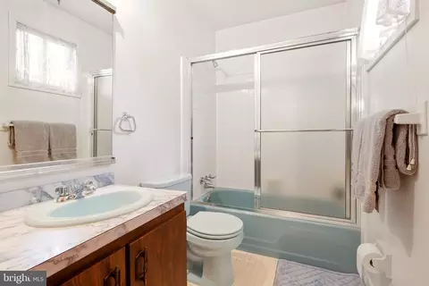 Bath - 7 Georgetown Rd, Lindenwold, NJ 08021 photo 2 of 3