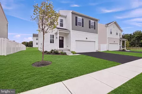 13 Old School House Rd, Sicklerville, NJ 08081