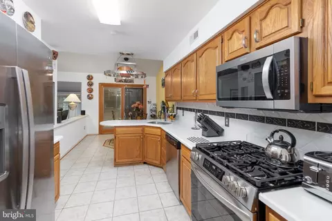 Kitchen - 14 E Gate Dr, Erial, NJ 08081 photo 1 of 2