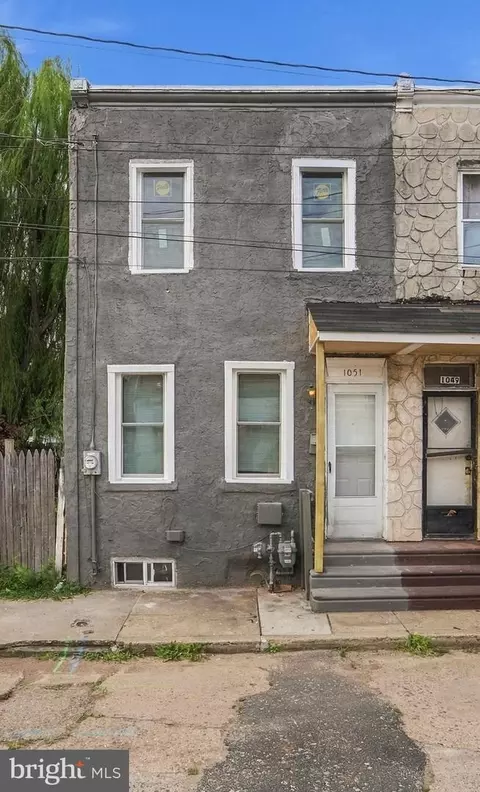 1051 Diamond St, Camden, NJ 08103