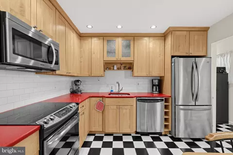 Kitchen - 336 10th Ave, Lindenwold, NJ 08021 photo 6 of 6