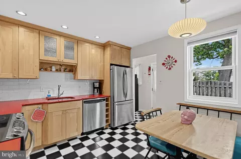 Kitchen - 336 10th Ave, Lindenwold, NJ 08021 photo 2 of 6