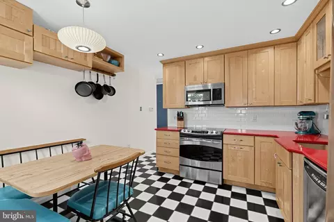 Kitchen - 336 10th Ave, Lindenwold, NJ 08021 photo 5 of 6