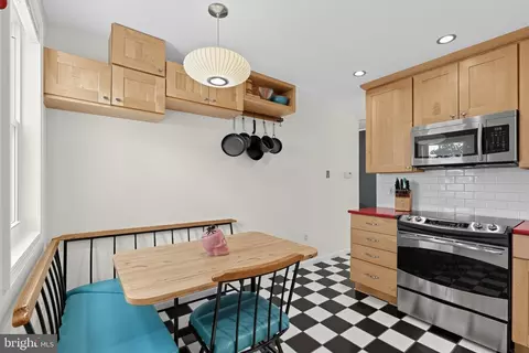 Kitchen - 336 10th Ave, Lindenwold, NJ 08021 photo 4 of 6