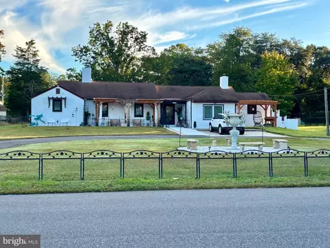 233 W Landing Rd, Blackwood, NJ 08012