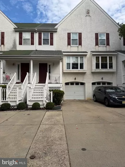 5 Crump Ln, Merchantville, NJ 08109