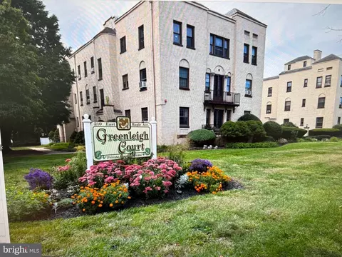210 E Maple Ave #B6, Merchantville, NJ 08109