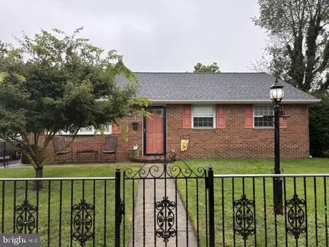 420 Windsor Dr, Bellmawr, NJ 08031