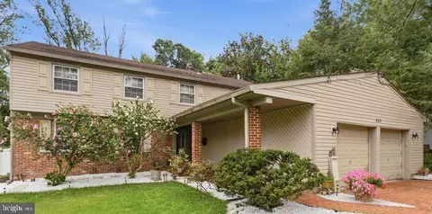 557 Covered Bridge Rd, Cherry Hill, NJ 08034
