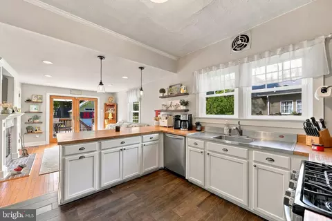 Kitchen - 406 Linden Ave, Haddonfield, NJ 08033 photo 1 of 4