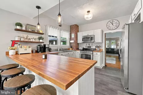 Kitchen - 406 Linden Ave, Haddonfield, NJ 08033 photo 3 of 4