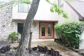 50 Woodhurst Dr, Voorhees, NJ 08043