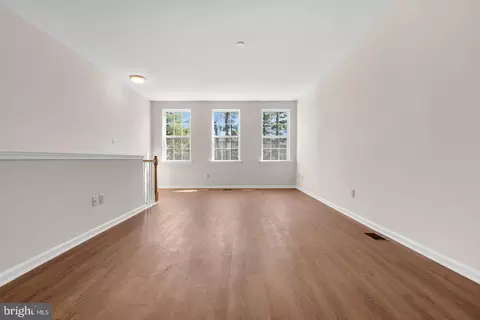 Living - 16 Rowand Way E, Clementon, NJ 08021 photo 4 of 4