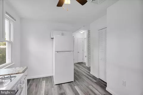 Entry Way - 436 10th Ave, Lindenwold, NJ 08021 photo 2 of 3
