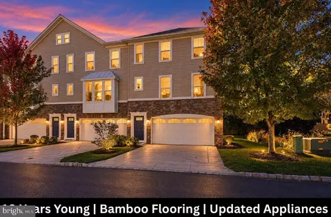 25 Regency Ct, Cherry Hill, NJ 08002