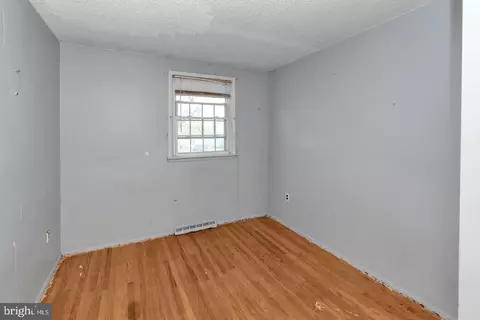 Bedroom - 16 Constitution Rd, Clementon, NJ 08021 photo 4 of 10