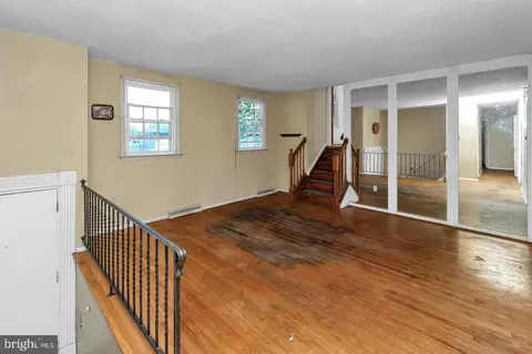 Living - 16 Constitution Rd, Clementon, NJ 08021 photo 2 of 13