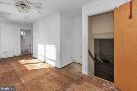 Entry Way - 16 Constitution Rd, Clementon, NJ 08021 photo 3 of 9