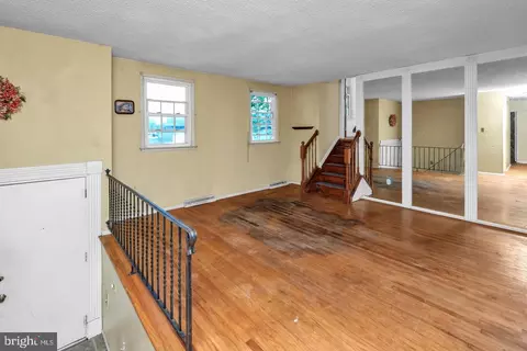 Living - 16 Constitution Rd, Clementon, NJ 08021 photo 3 of 13