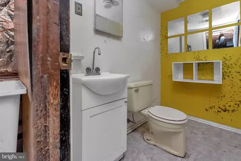 Bath - 16 Constitution Rd, Clementon, NJ 08021 photo 5 of 6