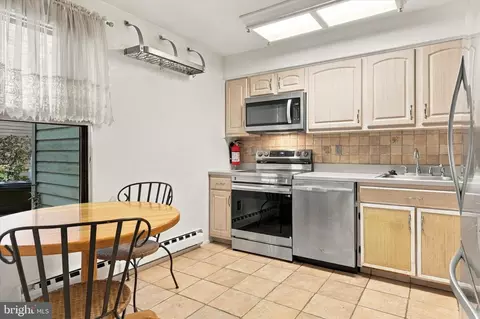 Kitchen - 909 Bromley Est, Pine Hill, NJ 08021 photo 1 of 2