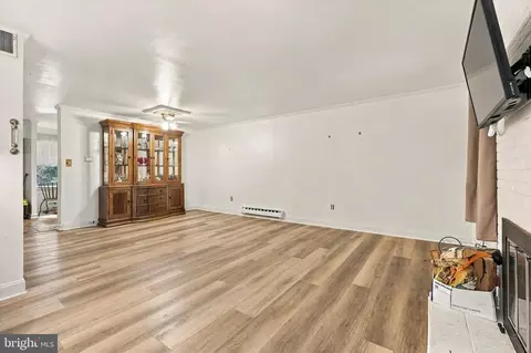 Living - 909 Bromley Est, Pine Hill, NJ 08021 photo 4 of 5