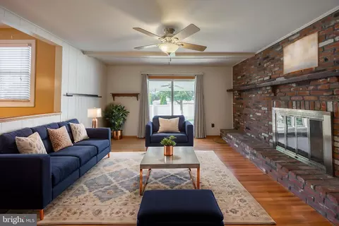 Living - 41 Spring Hill Dr, Clementon, NJ 08021 photo 3 of 3