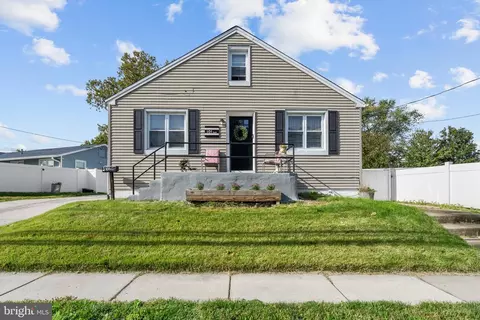 101 S Warwick Rd, Somerdale, NJ 08083
