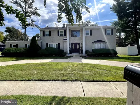 8 Holden Rd, Cherry Hill, NJ 08034