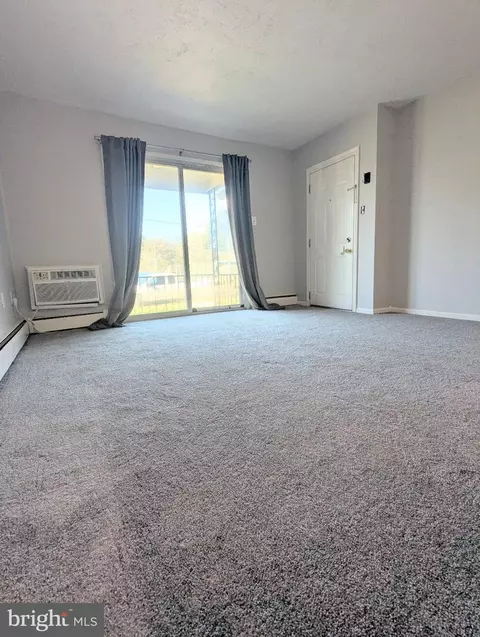 110 Dartmouth Ave, Somerdale, NJ 08083