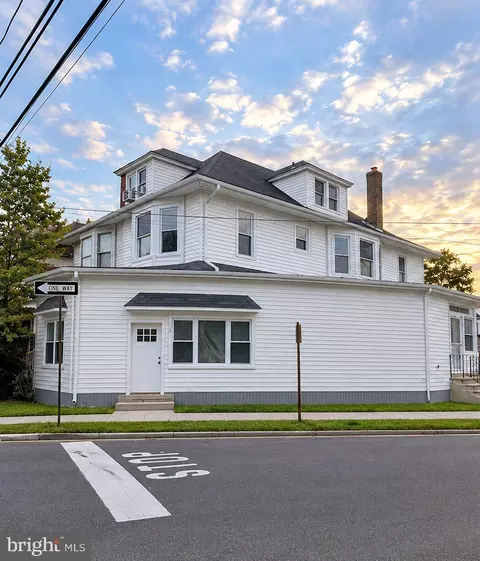 17 N Brown St, Gloucester City, NJ 08030