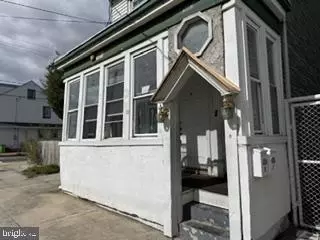 303 Essex St, Gloucester City, NJ 08030