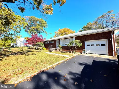425 429 Oak Ave, West Berlin, NJ 08091