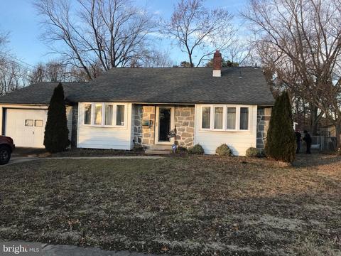 2401 N Cuthbert Dr, Lindenwold, NJ 08021 photo 1