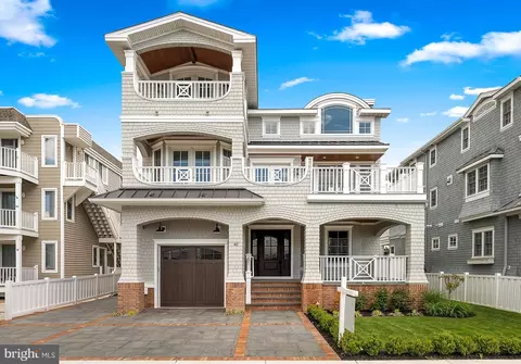 45 W 32nd St, Avalon, NJ 08202